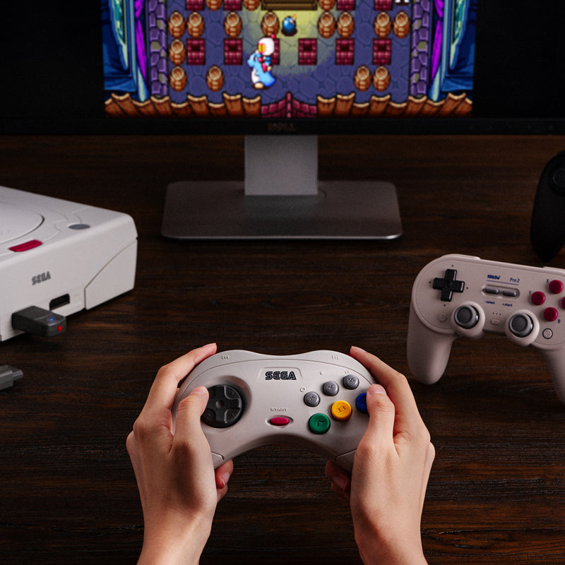 8BitDo Retro Receiver for Saturn - Adapter Design for Flexible Gaming Connections