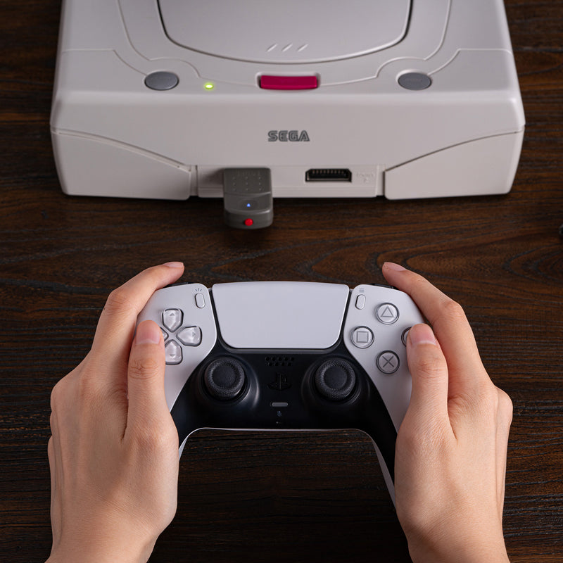 8BitDo Retro Receiver for Saturn - Adapter Design for Flexible Gaming Connections