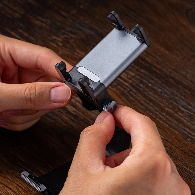 8BitDo Mobile Gaming Clip for Xbox Controllers - Controller Clip Edition for Phone-Based Play