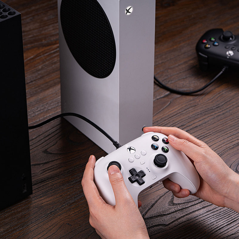 8BitDo Ultimate Wired Controller for Xbox (Hall Effect Joystick) - Controller Design for Streamlined Gaming Sessions