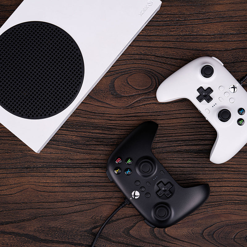 8BitDo Ultimate Wired Controller for Xbox (Hall Effect Joystick) - Controller Design for Streamlined Gaming Sessions